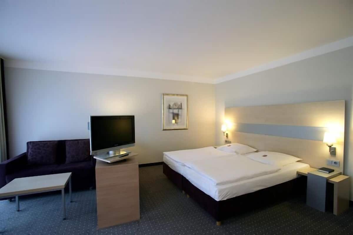standard double room, non smoking | 1 bedroom, hypo-allergenic bedding, desk, laptop workspace