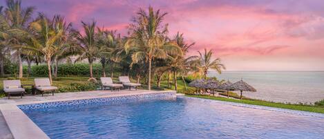 Outdoor pool, pool loungers