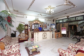 Reception - OYO 1992 Hotel Maan's Heritage (Jaipur)