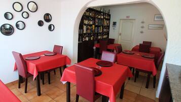 Café da manhã inglês todos os dias (ZAR 90.00 por pessoa)