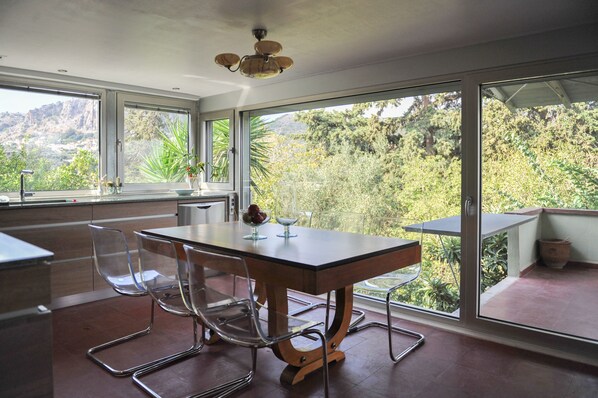 Design Villa, 2 Bedrooms | Private kitchen