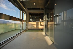 時尚別墅, 2 間臥室 | 浴室 | 淋浴設備、淋浴花灑、免費盥洗用品、吹風機