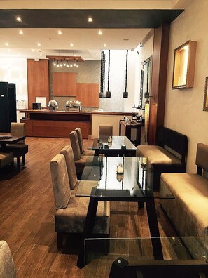 Breakfast, lunch and dinner served - The Seven Hotel and Spa (Casablanca)