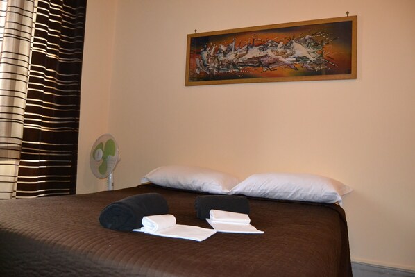 Room - Booking House (Rome)