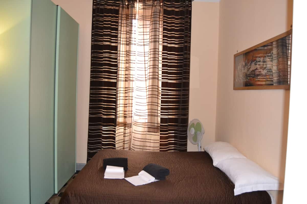 Bettwäsche aus ägyptischer Baumwolle, Betten mit Memory-Foam-Matratzen