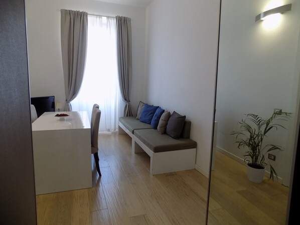 Elite Apartment, 3 Bedrooms, Non Smoking, Kitchen | Living area | Flat-screen TV - Booking House (Rome)