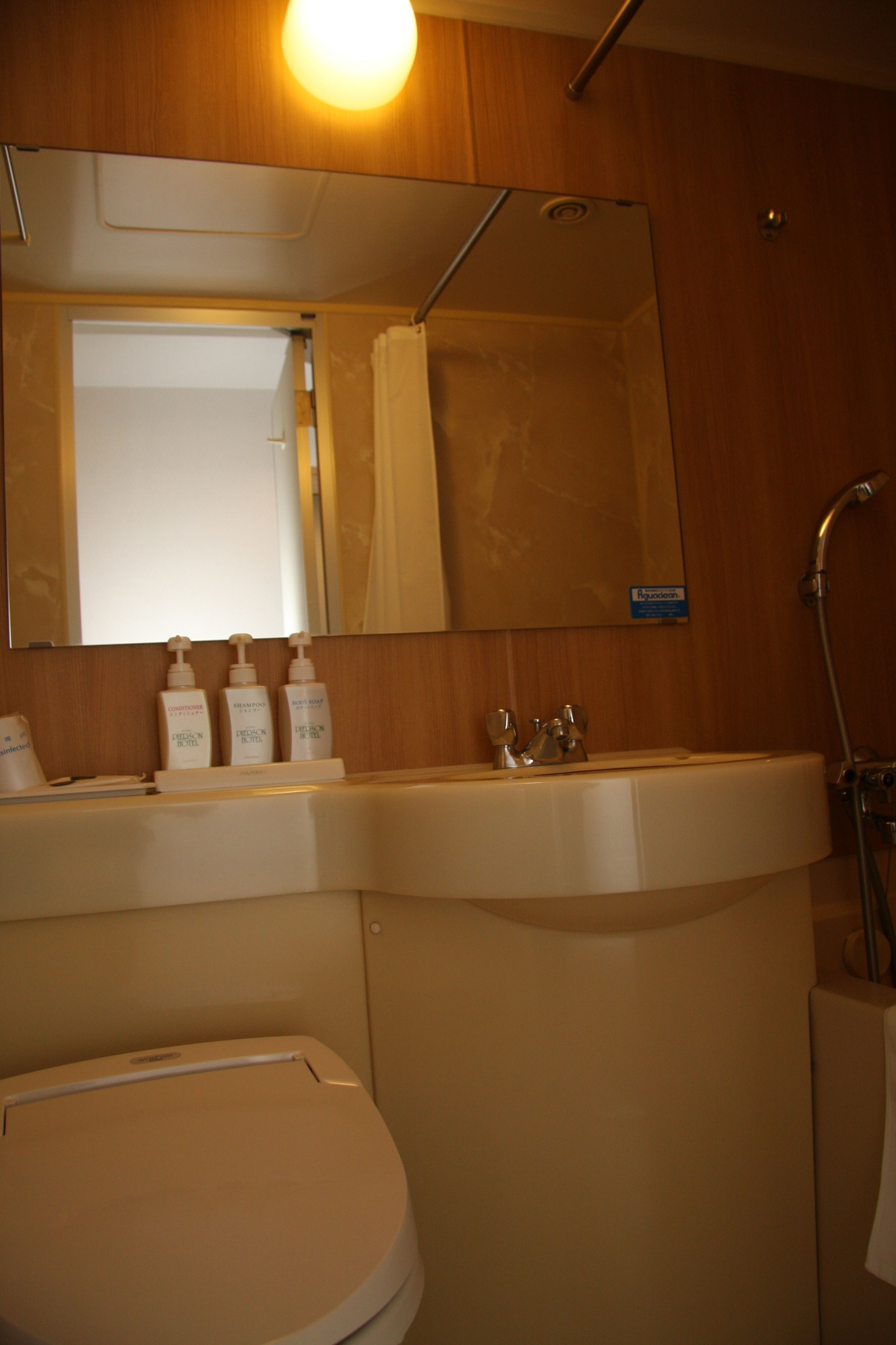 1 bedroom, down duvets, free wifi, bed sheets