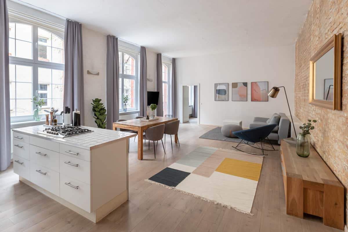 One-Bedroom Suite | Wohnbereich | Flachbildfernseher, DVD-Player