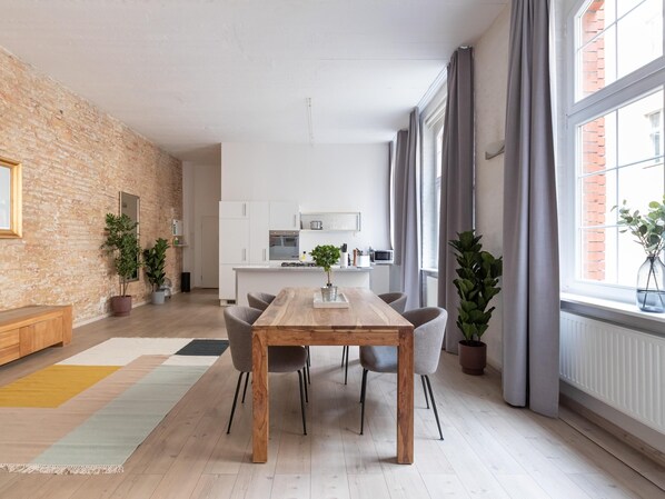One-Bedroom Suite | Dining - Limehome Berlin Kopenhagener Straße (Berlin)