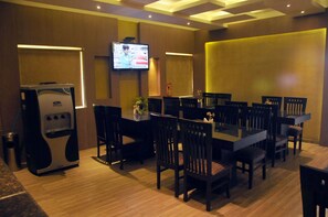 Dining - OYO 2033 Grand Plazza (Coimbatore)