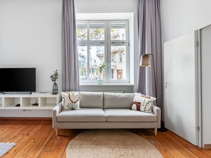 Suite XL | Living area - Limehome Berlin Malmöer Straße (Berlin)