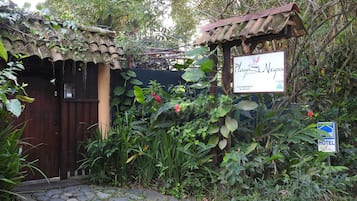 Entrada al alojamiento