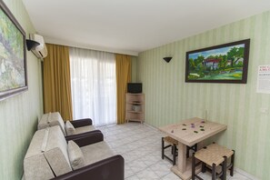 Departamento, 1 habitación | 1 habitación, caja de seguridad en la habitación y escritorio 