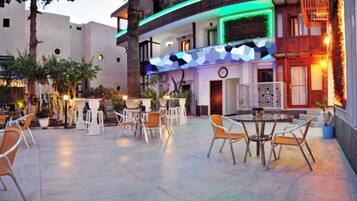 Aperto a colazione e cena