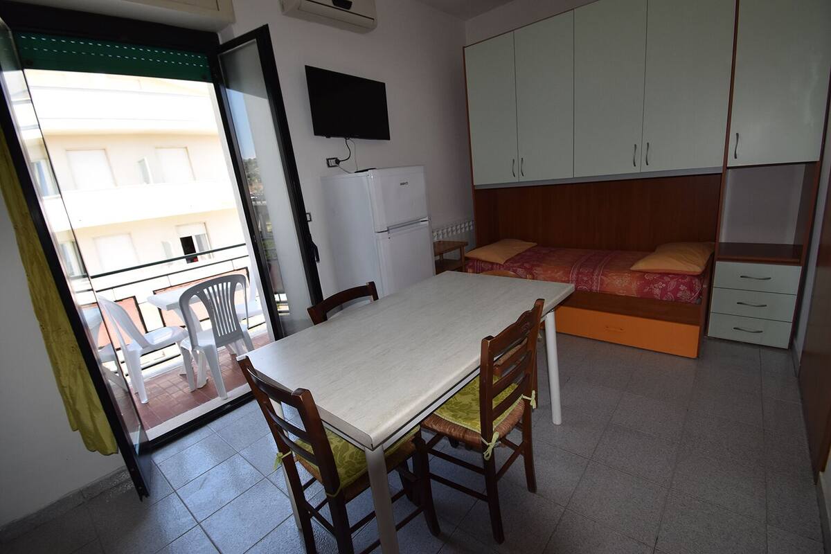 Apartamento básico, 1 quarto (4 Adults) | Área de estar