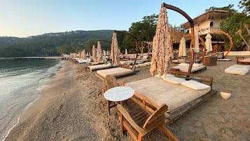 Private beach nearby, free beach shuttle, sun loungers, beach umbrellas