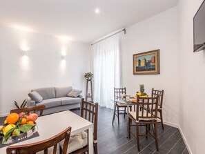 In-room dining - Vatican City Suites by Hili (Rome)