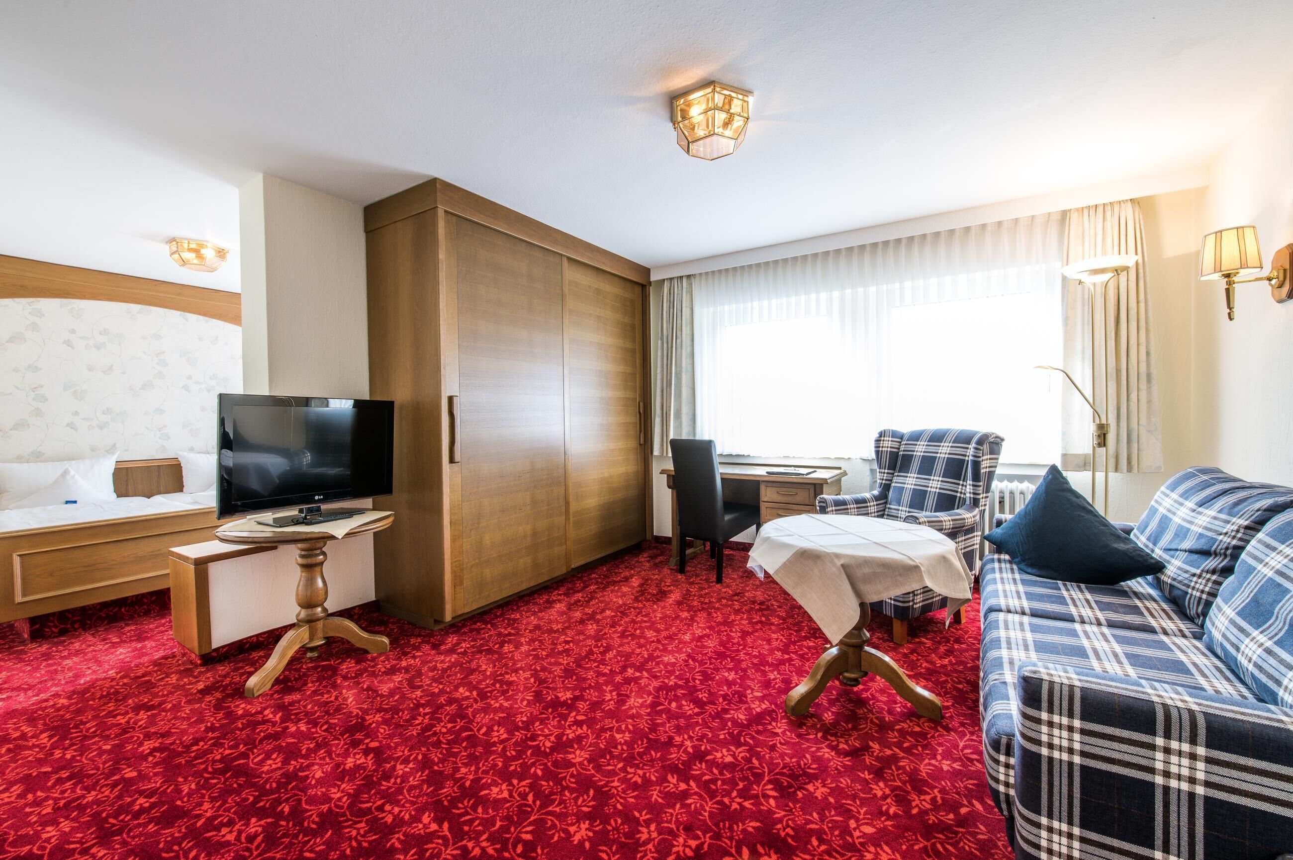 superior double room, 1 double bed, non smoking | minibar, in-room safe, free wifi, bed sheets