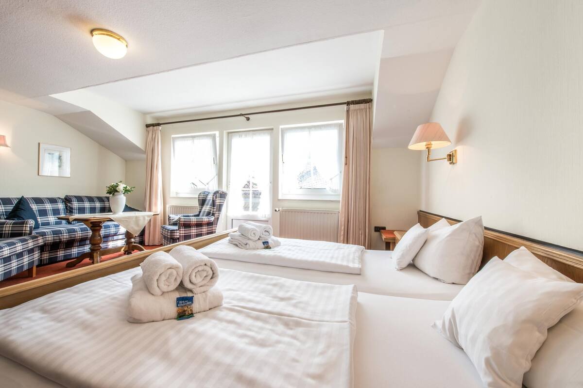 superior double room, 1 double bed, non smoking | minibar, in-room safe, free wifi, bed sheets