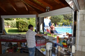 Poolside bar - Irene Apartments (Corfu)