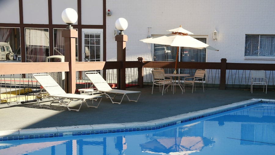 Thunderbird Motel