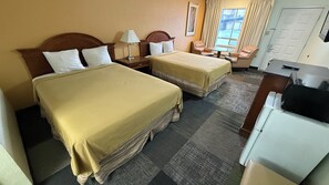 1 bedroom, individually decorated, individually furnished, desk