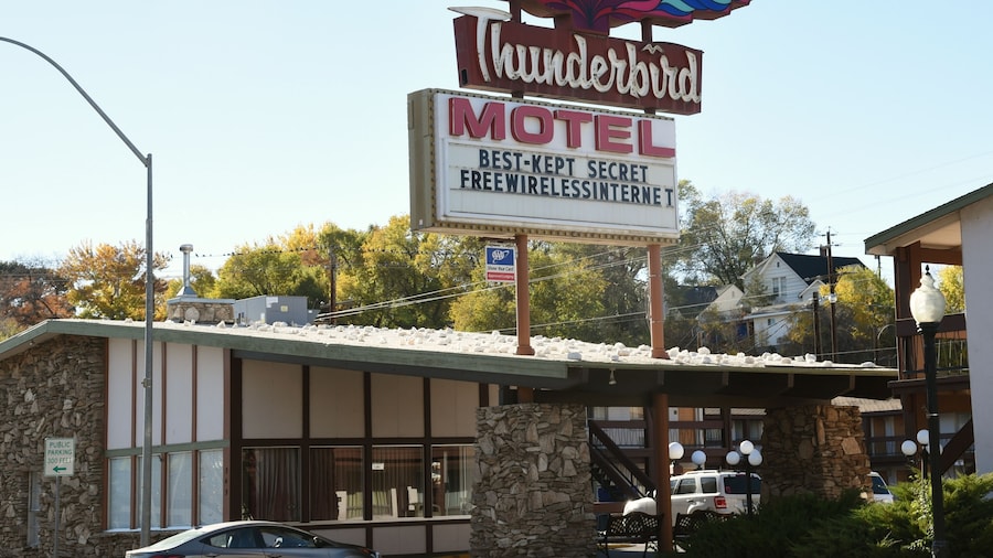 Thunderbird Motel