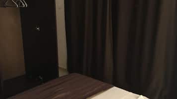 Apartment, 1 Bedroom | Desk, cribs/infant beds, rollaway beds, free WiFi