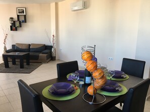 Apartment, 1 Schlafzimmer | Schreibtisch, Babybetten, Zustellbetten, kostenloses WLAN
