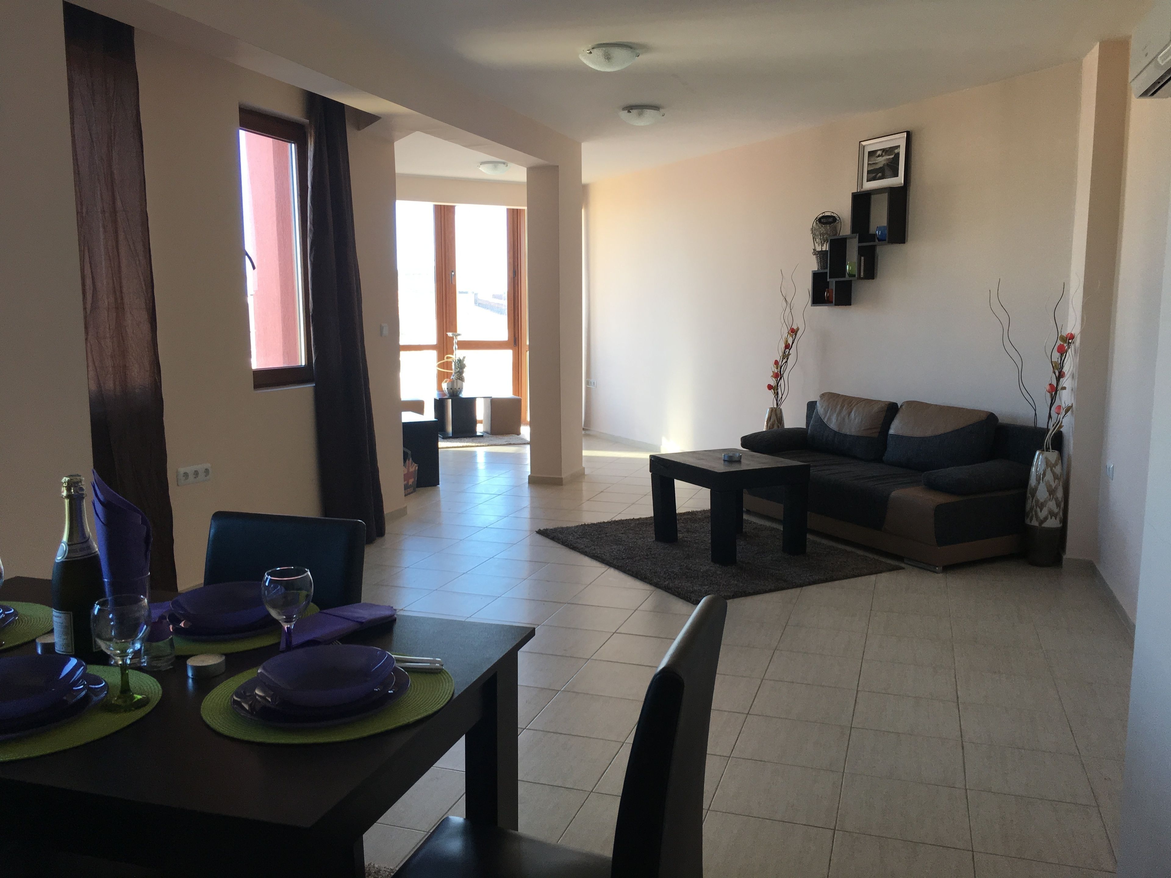 Desk, cribs/infant beds, rollaway beds, free WiFi