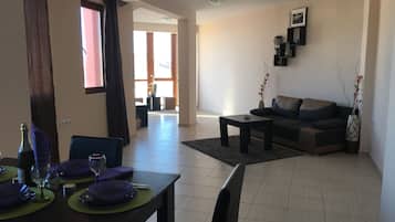 Desk, cots/infant beds, rollaway beds, free WiFi