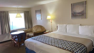 Standard Room, 1 King Bed, Non Smoking | Premium bedding, desk, soundproofing, free WiFi