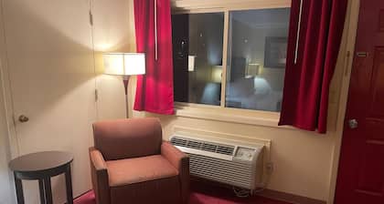 Dollinger's Motor Inn