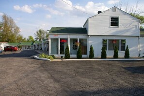 Exterior - Kenwood Motel (Kenton)