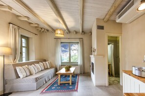 Grand-Studio (with sofa - Anima Maris) | Wohnbereich | Flachbildfernseher, DVD-Player