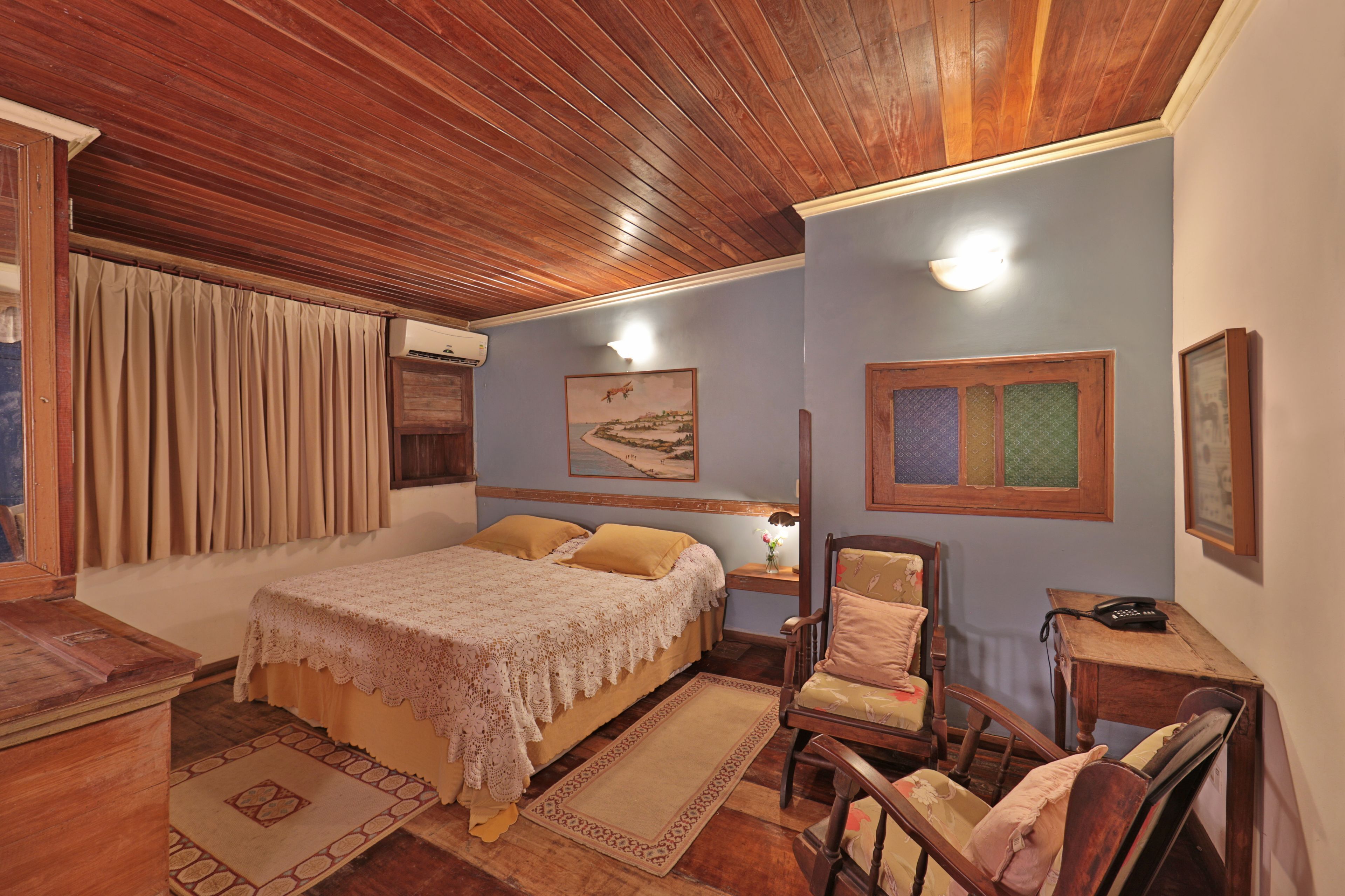 Minibar, in-room safe, individually decorated, individually furnished