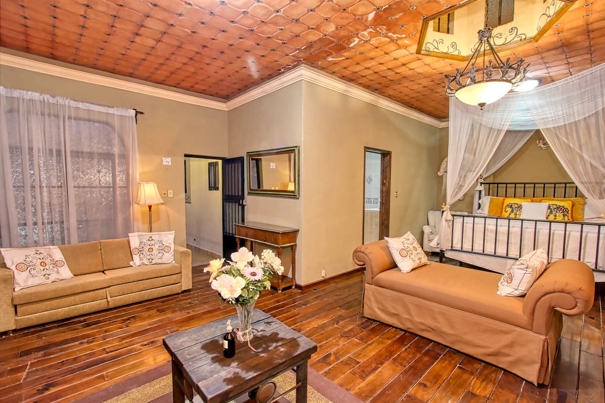 Presidential-Suite, Balkon (Street View) | Kostenloses WLAN, Bettwäsche