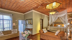 Presidential Suite, Balcony (Street View) | Free WiFi, bed sheets - La Mexicana Hotel Boutique (San Miguel de Allende)
