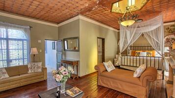 Suite presidencial, balcón (Street View) | Wifi gratis y ropa de cama