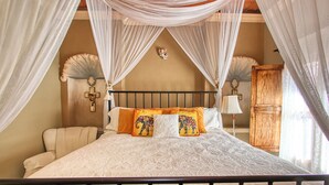 Presidential Suite, Balcony (Street View) | Free WiFi, bed sheets - La Mexicana Hotel Boutique (San Miguel de Allende)
