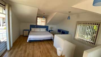 Family Cabin | Individually furnished, free WiFi, bed sheets