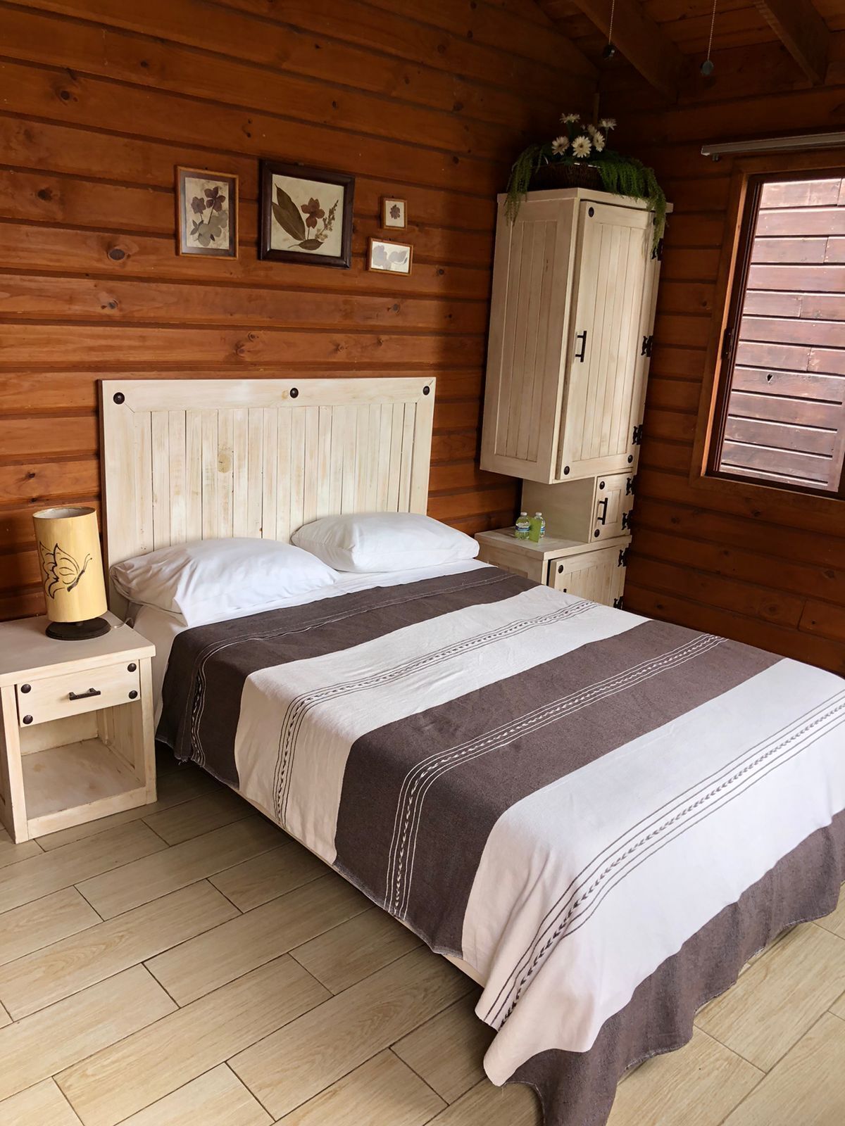traditional cabin, 1 double bed | 1 bedroom, individually furnished, free wifi, bed sheets