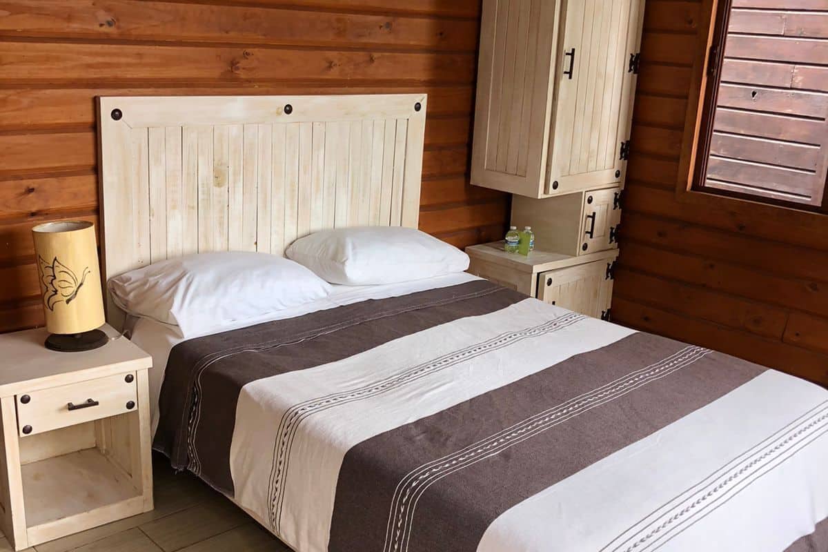traditional cabin, 1 double bed | 1 bedroom, individually furnished, free wifi, bed sheets