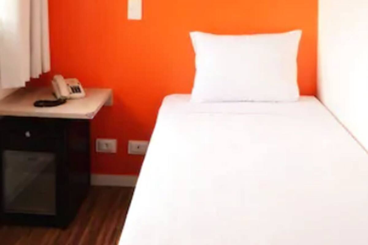 Chambre Simple | Bureau, rideaux occultants, Wi-Fi gratuit, draps fournis