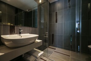 Bathroom - 3 Door Hotel (Tainan)