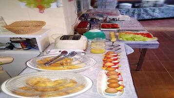 Daily English breakfast for a fee