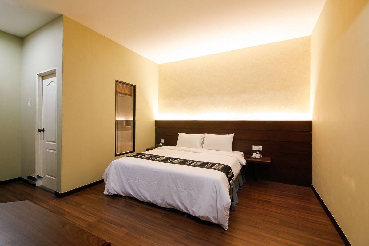 Habitación ejecutiva | Cortinas opacas, tabla de planchar con plancha, wifi gratis