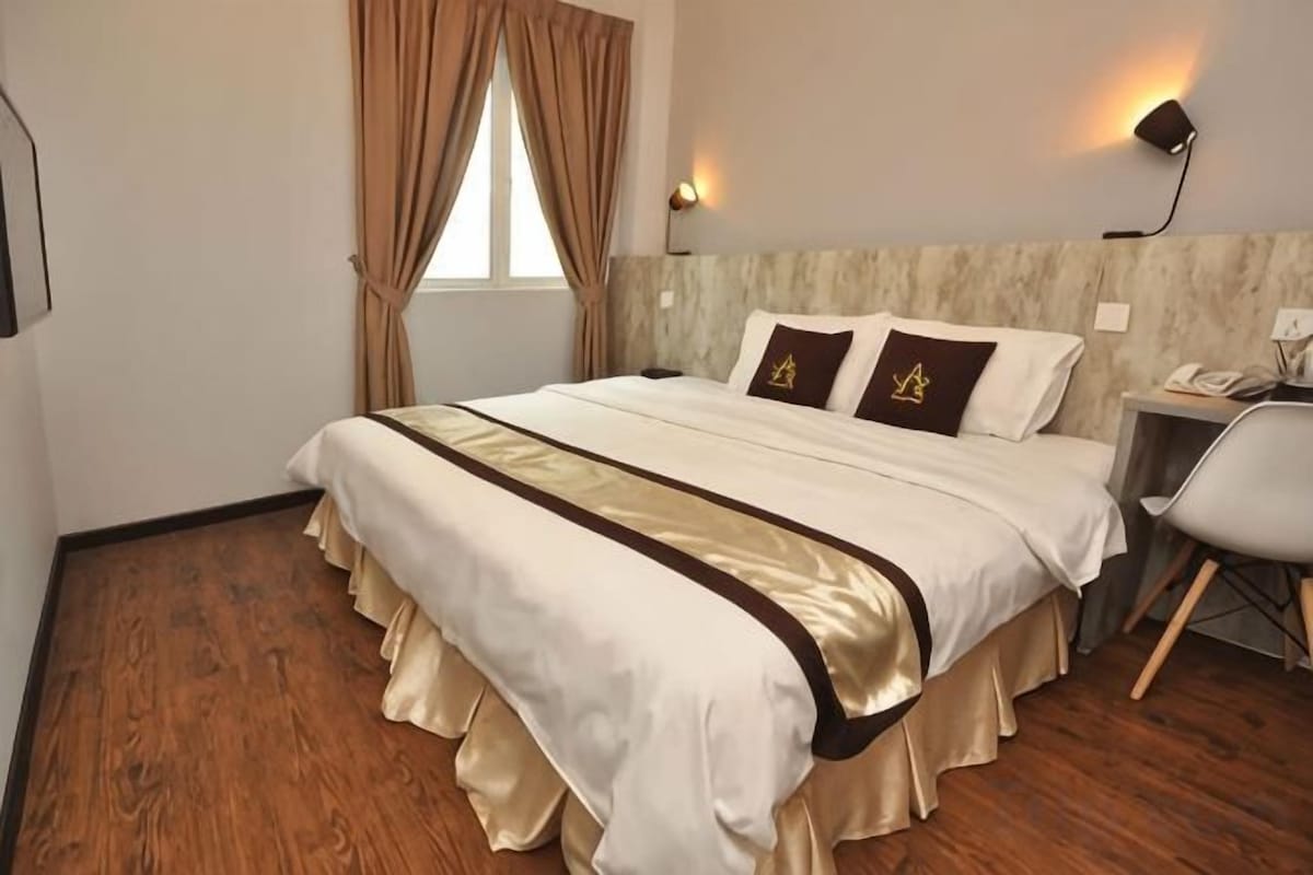 Cortinas blackout, tabla de planchar con plancha y wifi gratis