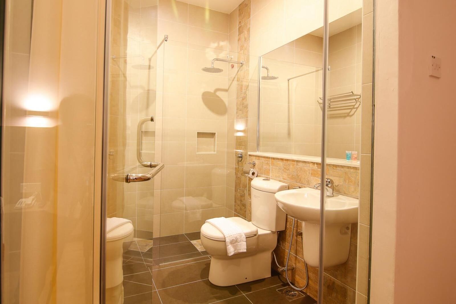 shower, free toiletries, towels