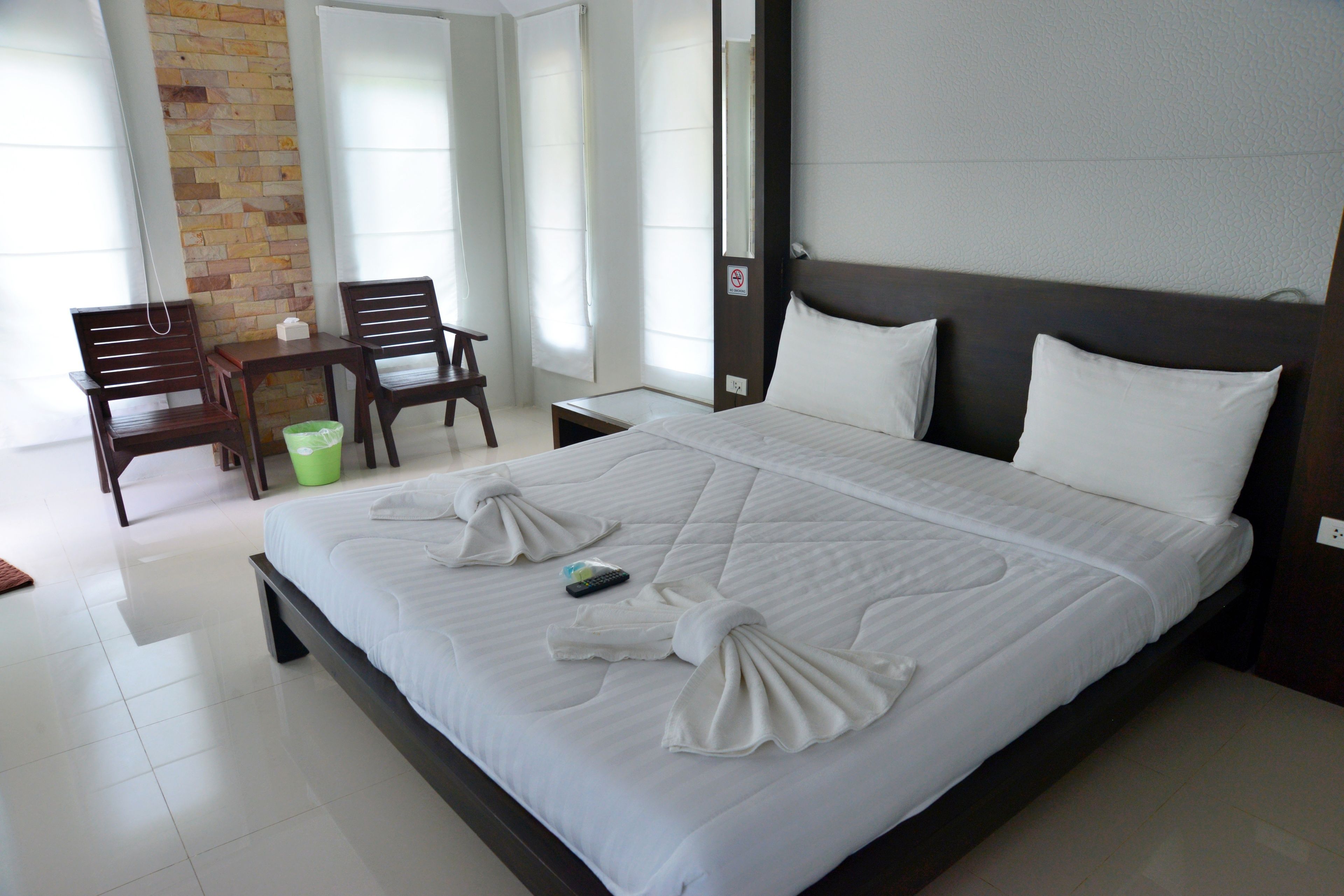 standard villa, 1 king bed, non smoking, ensuite | desk, free wifi, wheelchair access